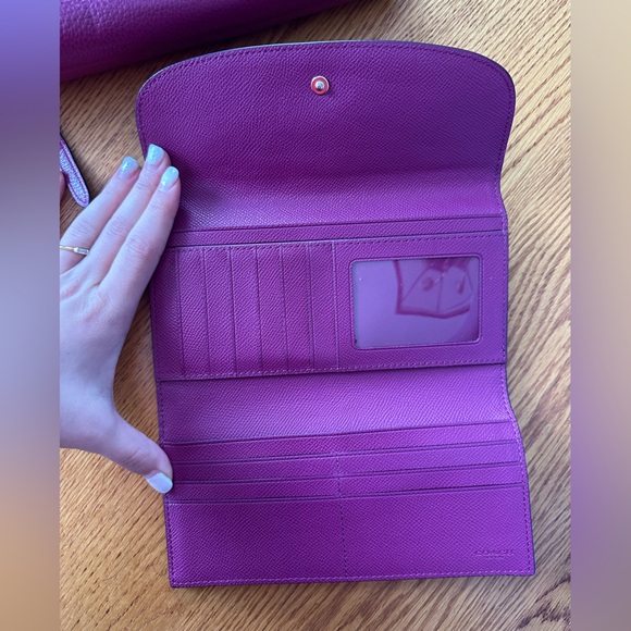 Coach Cary Crossbody bag & matching wallet!! - Picture 2 of 3